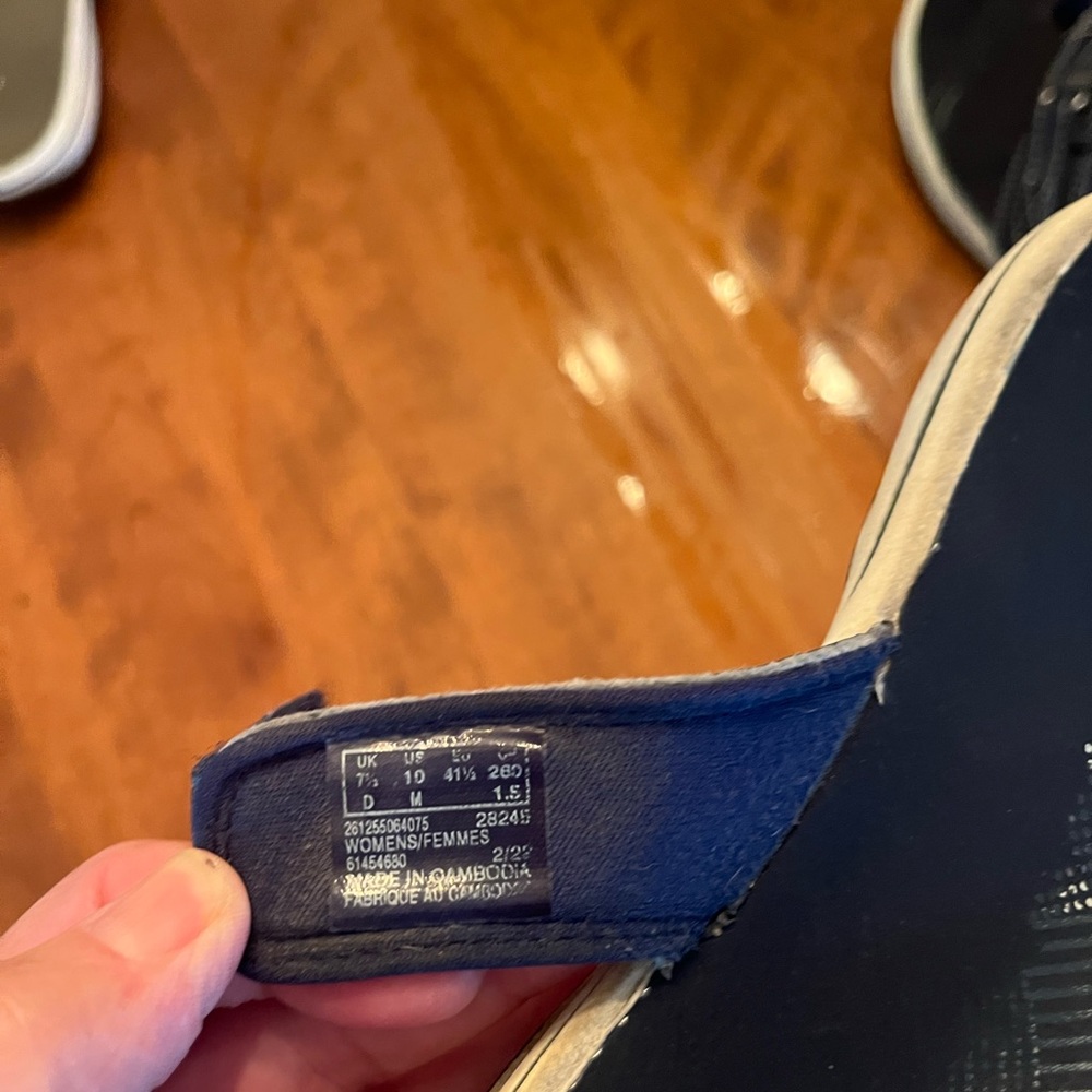 Great deal 2pairs of Clarks cloudstepper sandals Tan pr and a Navy pr size 10 - Picture 8 of 11